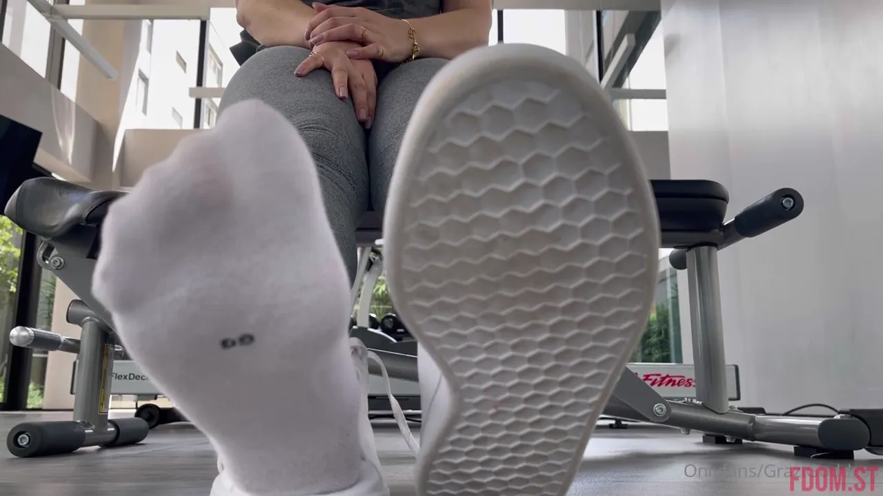 Goddess Grazi - Foot Worship And Sultry Goddess Relaxation.mp4